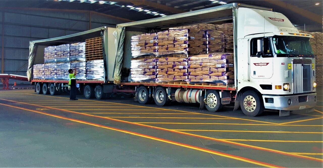 Perfectly marked race track